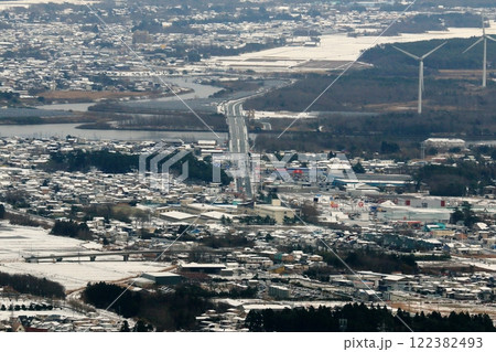 上空より男鹿市潟上市の雪景色 上空より男鹿市潟上市の雪景色 122382493