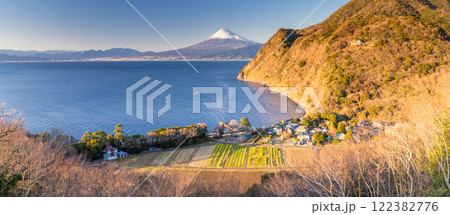 《静岡県》井田煌めきの丘から眺める富士山 122382776