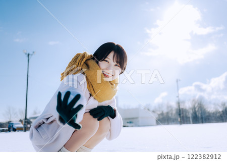 彼女と雪で遊ぶ 彼女と雪で遊ぶ 122382912