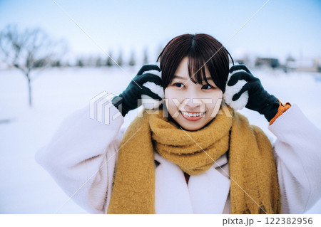 彼女と雪で遊ぶ 彼女と雪で遊ぶ 122382956