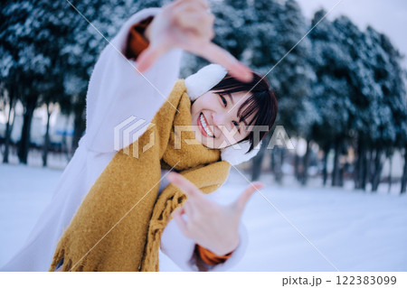 北海道で彼女デート 122383099