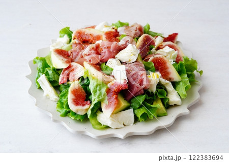 イチジクと生ハムのサラダ イチジクと生ハムのサラダ 122383694