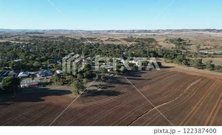 SA州カンマントゥーのハットン保護区のドローン撮影 122387400