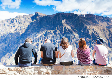 Tourists in Colca canyon, Peru 122387822