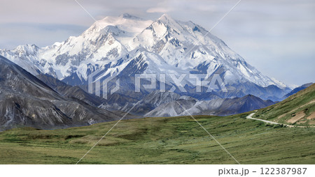 Mount McKinley in Denali National Park in Alaska 122387987