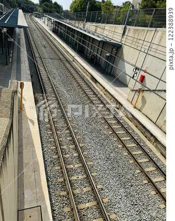 バルセロナからモンセラートへ向かう道中の線路 122388939