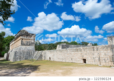 Temple of Kukulkan, pyramid in Chichen Itza, Temple of Kukulkan, pyramid in Chichen Itza, 122390124