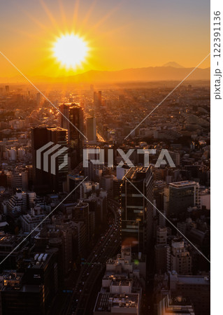 東京　渋谷区　渋谷スクランブルスクエアの展望施設 SHIBUYA SKY（渋谷スカイ）からの眺め 122391136