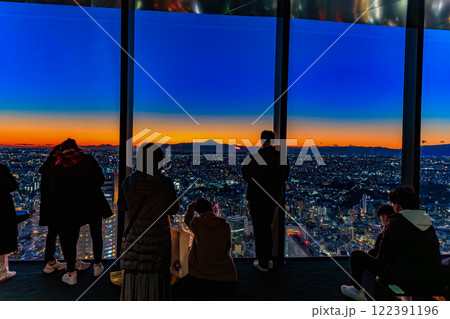 東京　渋谷区　渋谷スクランブルスクエアの展望施設 SHIBUYA SKY（渋谷スカイ）からの眺め 122391196