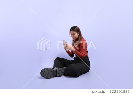 Cute Asian Woman 122391882