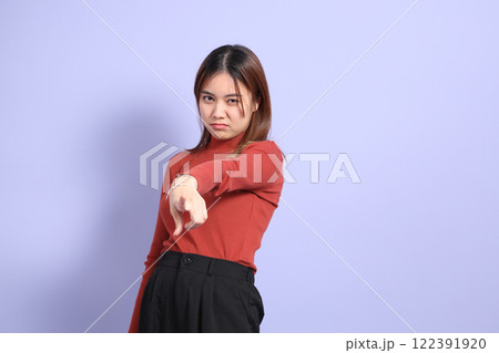 Cute Asian Woman Cute Asian Woman 122391920
