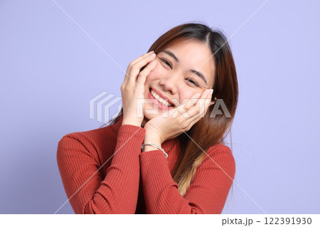 Cute Asian Woman 122391930