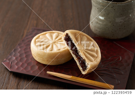 和菓子 粒あんもなか イメージ 和菓子 粒あんもなか イメージ 122393459