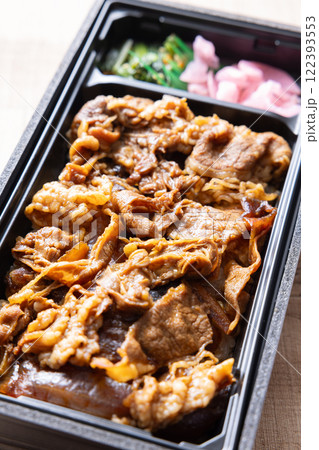 美味しい国産牛肉の牛めし弁当 122393553
