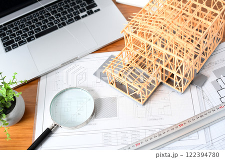 建物や住宅の調査や診断のイメージ 122394780