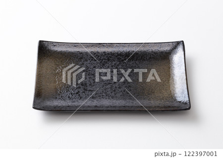 白背景に和風の長角皿 白背景に和風の長角皿 122397001