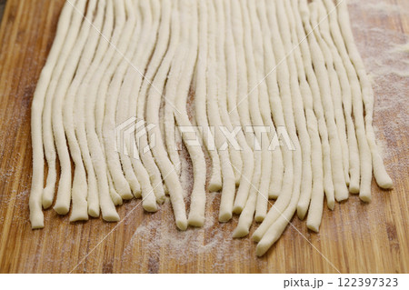 ピチ、シエナ名物手打ち太麺パスタ ピチ、シエナ名物手打ち太麺パスタ 122397323