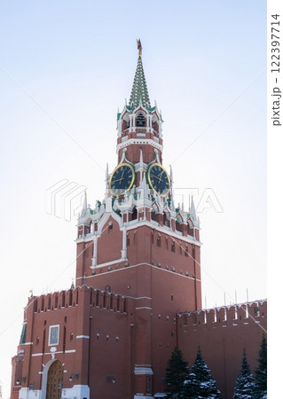 The Iconic Kremlin Tower Stands Majestically Against a Chilly Winter Sky, Radiating Beauty 122397714