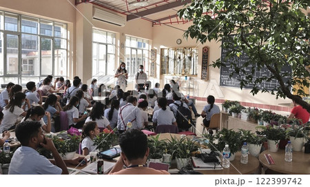 Creating an Engaging, Inclusive Classroom that Promotes Interactive Learning and Collaboration 122399742