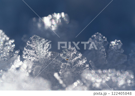 雪の結晶　氷の造形 122405848
