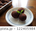 手作りのトリュフチョコレート 122405984