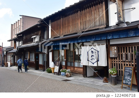 岐阜県恵那市　岩村城下町ふくろう商店街のかめや 122406718