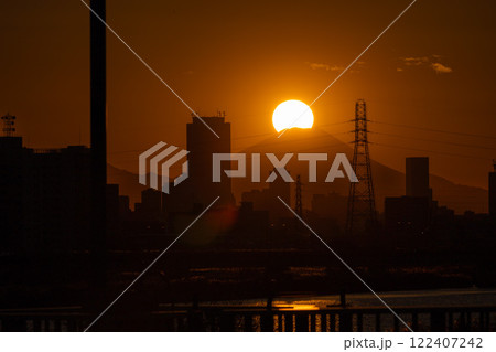 ダイヤモンド富士 東京都 足立区より 2025 ダイヤモンド富士 東京都 足立区より 2025 122407242