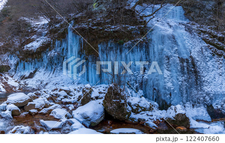 冬の蓼科高原 横谷渓谷氷瀑 122407660