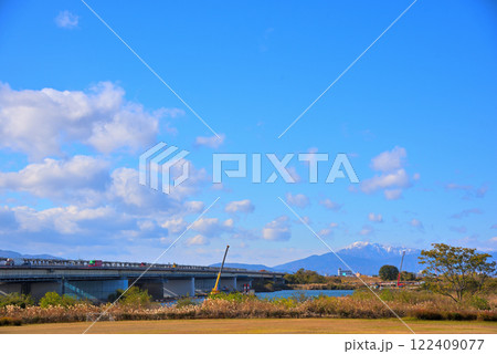 《愛知県》一宮市　木曽川河川敷の風景 122409077
