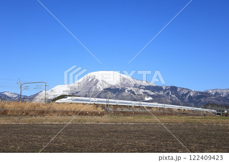 【JR東海】冬の伊吹山とN700S「のぞみ」(東海道新幹線:岐阜羽島〜米原) 【JR東海】冬の伊吹山とN700S「のぞみ」(東海道新幹線:岐阜羽島〜米原) 122409423