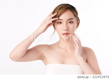 Beautiful young asian woman with clean fresh skin on white background, Face care, Facial treatment, Cosmetology, beauty and spa, Asian women portrait. 122411072