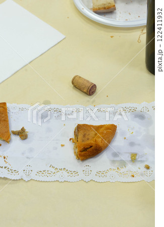 leftovers from the meal 122411932