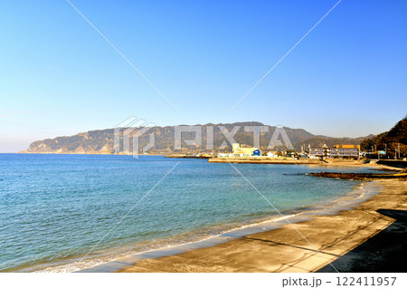 鱚ヶ浦海水浴場付近より道の駅きょなん、鋸山方向を望む(千葉県鋸南町)【2025.1】 122411957