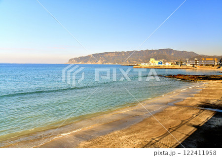 鱚ヶ浦海水浴場付近より道の駅きょなん、鋸山方向を望む(千葉県鋸南町)【2025.1】 鱚ヶ浦海水浴場付近より道の駅きょなん、鋸山方向を望む(千葉県鋸南町)【2025.1】 122411958