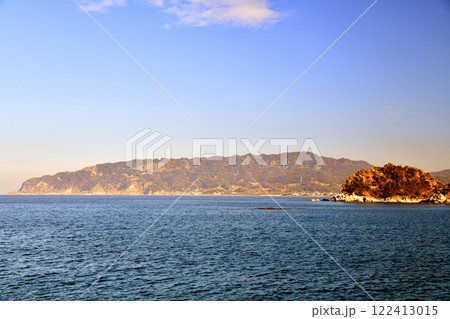 大六海水浴場付近より鋸山方向を望む(千葉県鋸南町)【2025.1】 122413015