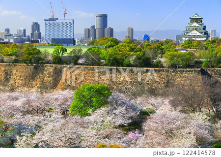 【大阪府】桜が満開の大阪城と大阪ビジネスパーク 【大阪府】桜が満開の大阪城と大阪ビジネスパーク 122414578