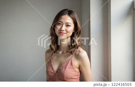 若い女性ポートレイト 122416503