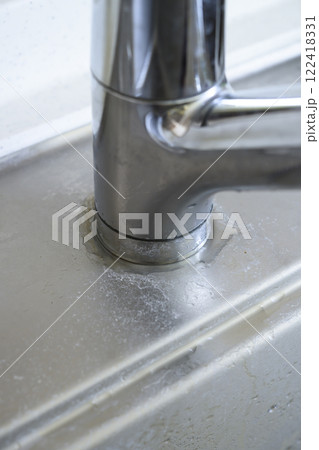 水漏れしている蛇口（実際の様子） 122418331