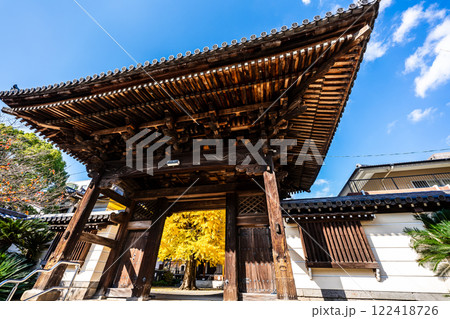 光永寺の大イチョウの紅葉【長崎市】 122418726