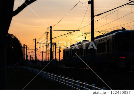【夕焼け素材】夕暮れのあいの風とやま鉄道の風景【富山県】 【夕焼け素材】夕暮れのあいの風とやま鉄道の風景【富山県】 122420087