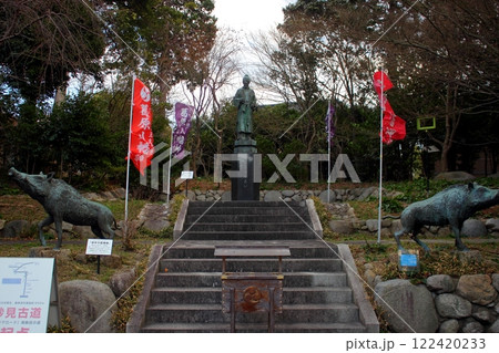 北九州市小倉南区 葛原八幡宮 【和気清麻呂像と猪】 北九州市小倉南区 葛原八幡宮 【和気清麻呂像と猪】 122420233