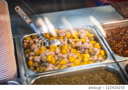 九份　人気の名物スイーツ　芋圓（タロイモ団子） 122420250