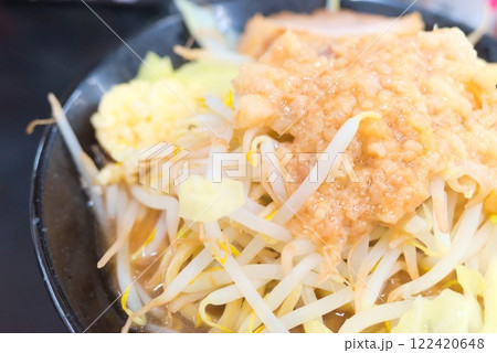 中毒性のあるアブラ増し増し大盛り二郎系ラーメン 122420648