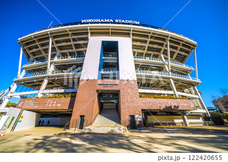 日本の横浜都市景観 新時代へ…横浜スタジアムなどを望む。希望の光…=令和7年1月22日 日本の横浜都市景観 新時代へ…横浜スタジアムなどを望む。希望の光…=令和7年1月22日 122420655