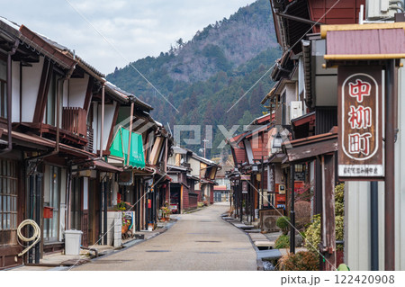 郡上八幡の古い町並み〈岐阜県郡上市〉 郡上八幡の古い町並み〈岐阜県郡上市〉 122420908