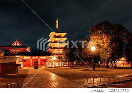 夜の四天王寺 122421779