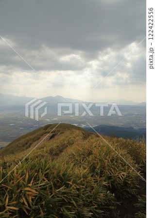 [定額] 大観峰から望む秋の阿蘇カルデラ ( 2021年11月 熊本県 阿蘇市 ) 122422556