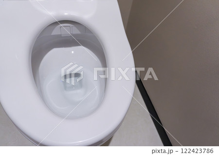 ウォシュレットのトイレ 122423786