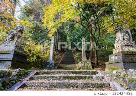 若桜神社の狛犬と石段 122424458