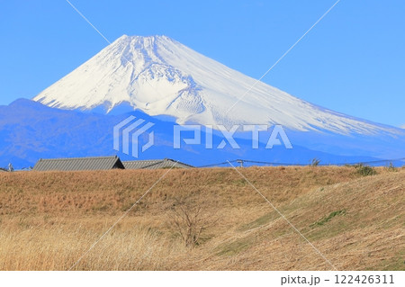 道の駅　伊豆ゲートウェイ函南からの富士山景色 122426311